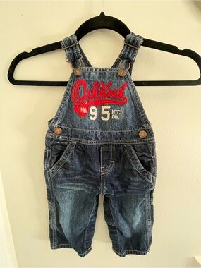 OshKosh Blue Denim Kids Overalls - Red Logo 9 MONTHS/snaps inside legs